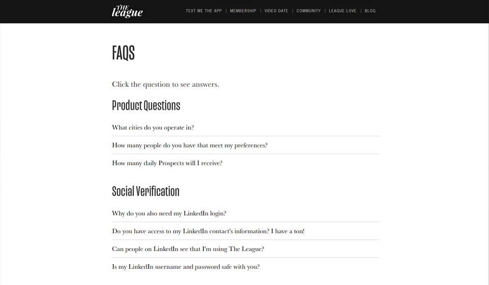 Hvilke spesialfunksjoner tilbyr appen?